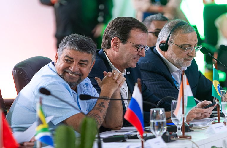 Quaquá é eleito presidente da Associação de Cidades dos BRICS+ e reforça protagonismo de Maricá