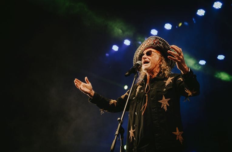 Shows gratuitos com Fundo de Quintal, Jorge Aragão e Alceu Valença marcam os 211 anos de Maricá