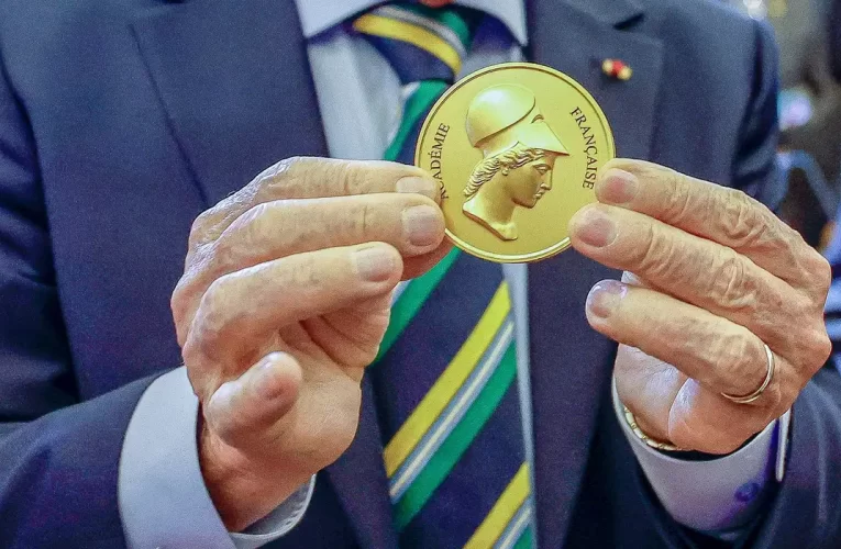 Lula é o 20º chefe de Estado homenageado pela Academia Francesa