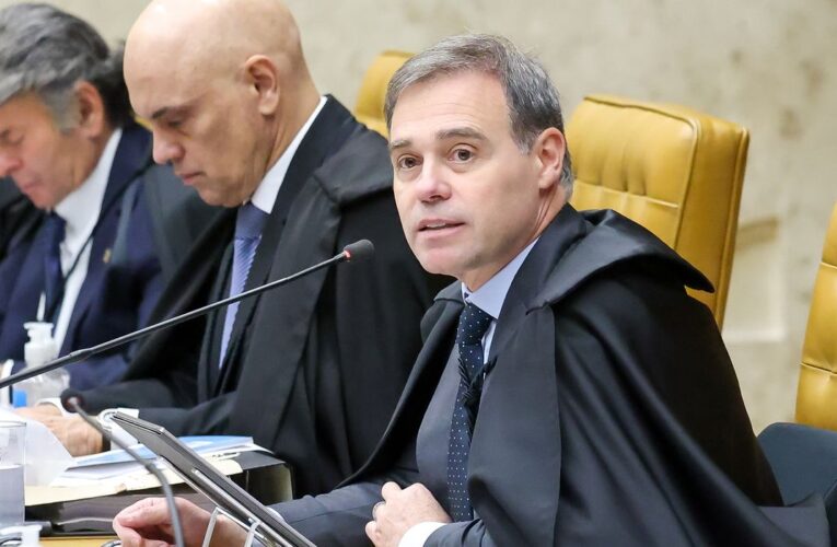 Mendonça: redes não podem ser responsabilizadas por postagens ilegais