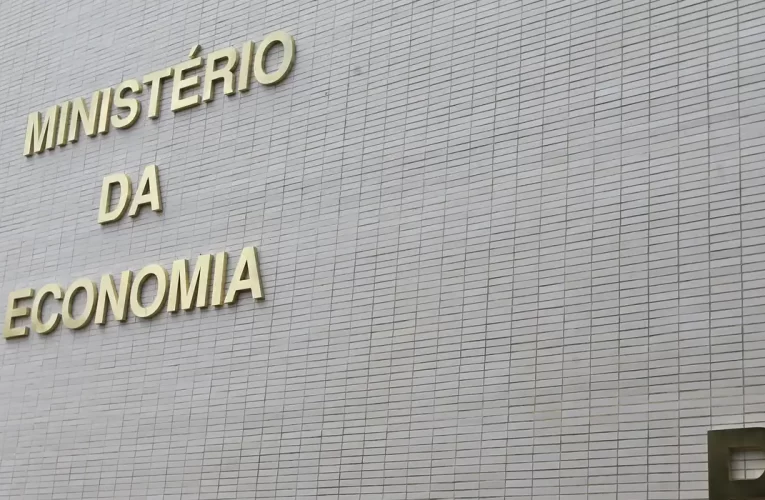 MP alternativa a IOF prevê R$ 4,28 bi de corte de gastos em 2025