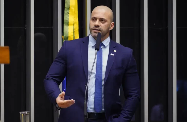 Moraes determina que Daniel Silveira seja submetido a perícia médica