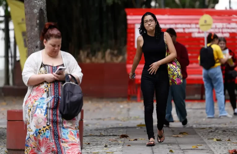 Prazo para pagar taxa de inscrição do Enem 2025 termina hoje