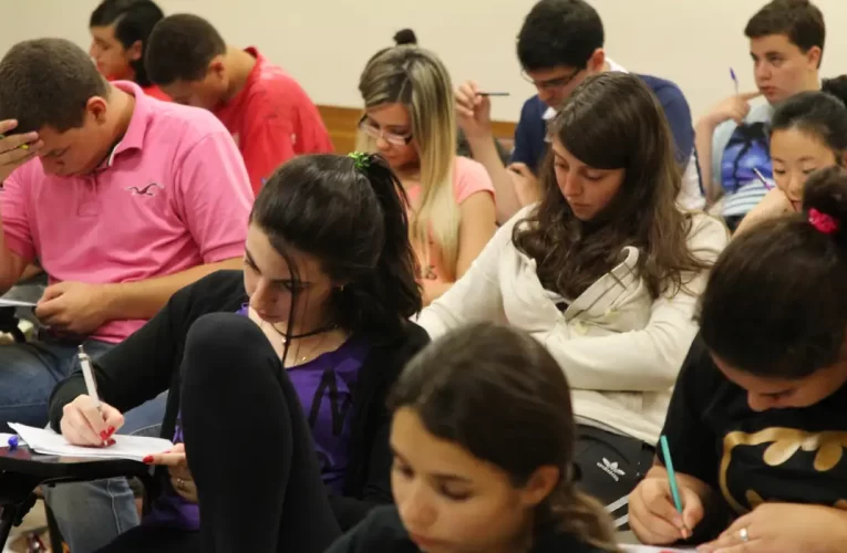 Inscrições para concorrer às bolsas do Prouni começam nesta segunda