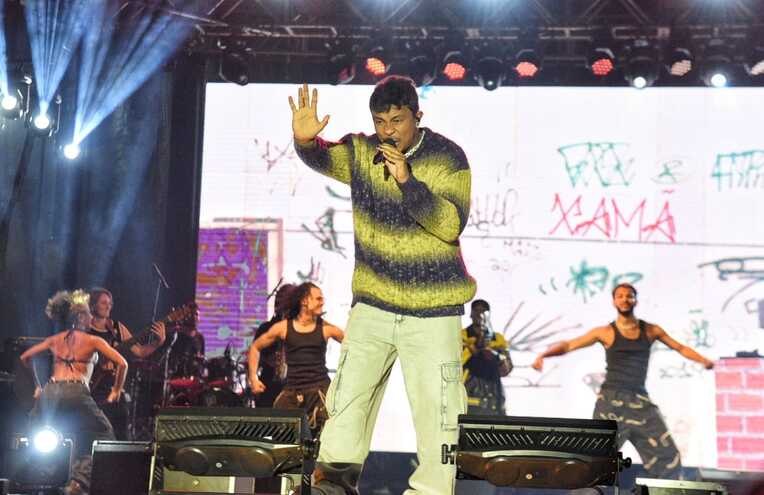 Xamã e L7NNON se apresentam na 2ª Bienal da UMES em Maricá