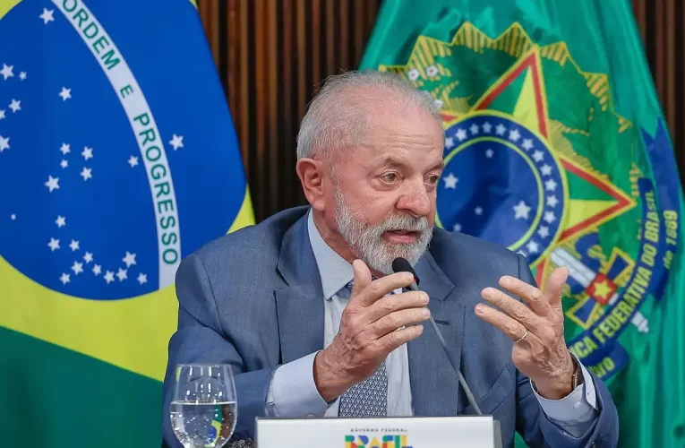 Lula participa de cúpula no Chile sobre defesa da democracia