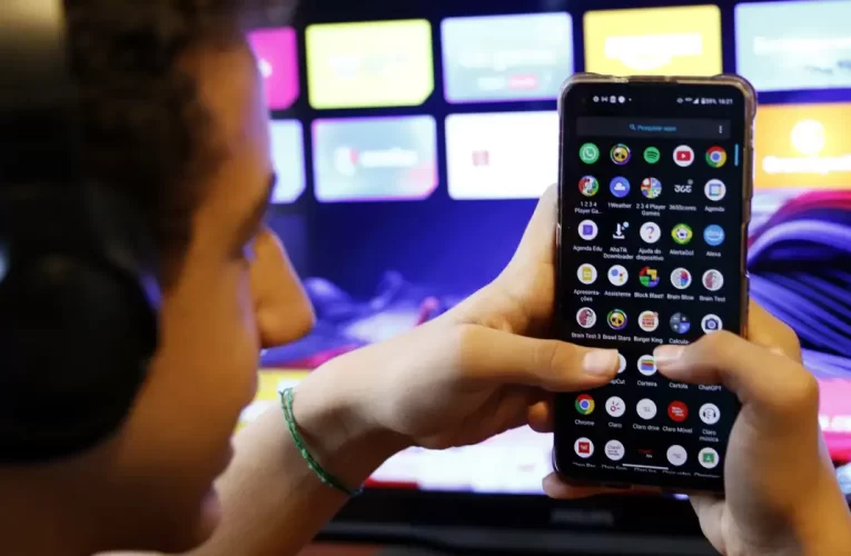 Câmara aprova projeto contra adultização de crianças nas redes sociais