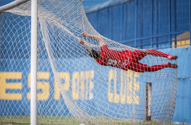 No bairro do samba, Maricá F.C vira sobre o Madureira e vai à semifinal da Copa Rio