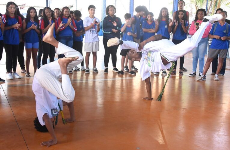 2ª Bienal da UMES em Inoã debate bullying e encerra com roda de capoeira