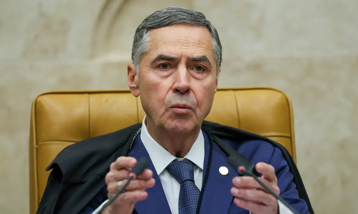 Luís Roberto Barroso, STF, aborto, descriminalização, Gilmar Mendes, PSOL, direitos das mulheres, saúde pública, legislação, Supremo Tribunal Federal