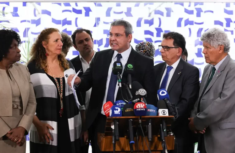 Operação policial no Rio tem críticas e defesas de deputados federais