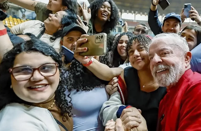 Lula reforça educação e participação política como pilares para o futuro do Brasil