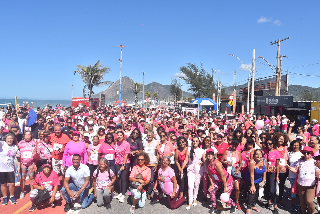 Outubro Rosa, terceira idade, caminhada, saúde da mulher, prevenção ao câncer de mama, autocuidado, Secretaria de Políticas para a Terceira Idade, Itaipuaçu, Maricá