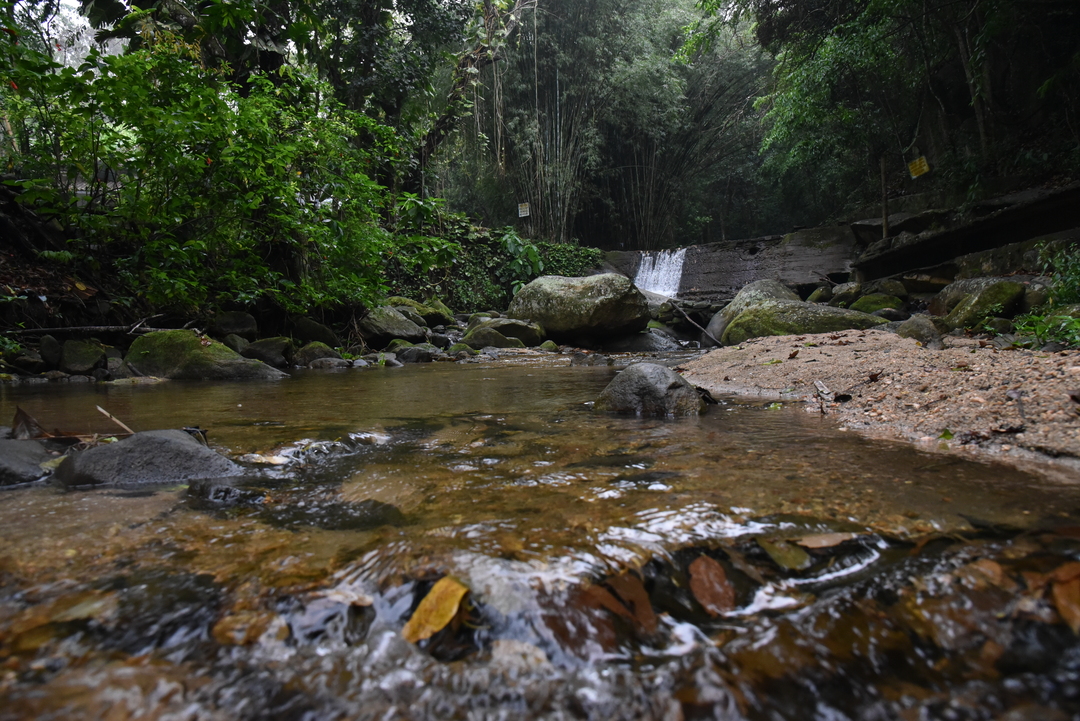 Cachoeira do Espraiado, Maricá, Patrimônio Cultural, Turismo Sustentável, Preservação Ambiental, Cláudio Castro, Espraiado, Meio Ambiente, Ecoturismo, Central de Passeios, Turismo em Maricá, Mata Atlântica, Lei 10.998/2025