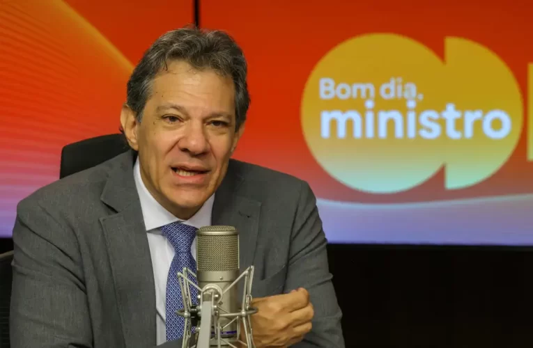 Haddad: tarifaço dos EUA prejudicou mais a população americana que o Brasil