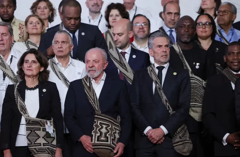 Lula critica “velhas retóricas” que justificam intervenção em países