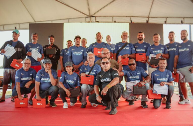 Projeto Arranque Costamar forma 90 pescadores artesanais em Maricá