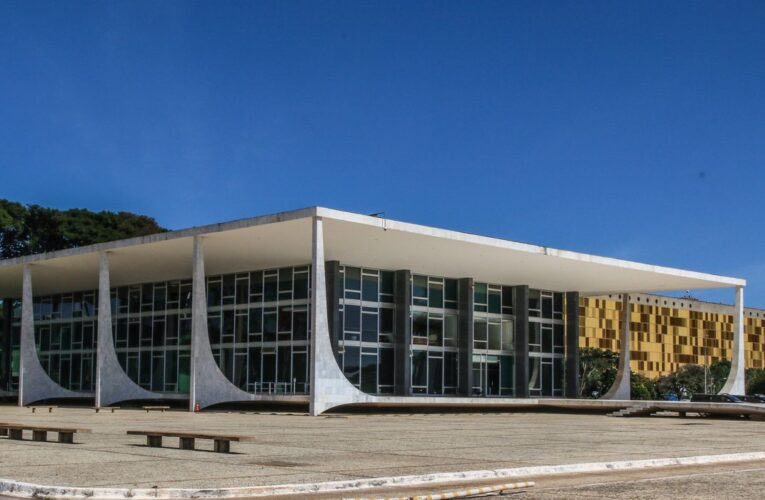 STF começa a julgar recursos de Bolsonaro e aliados contra condenação