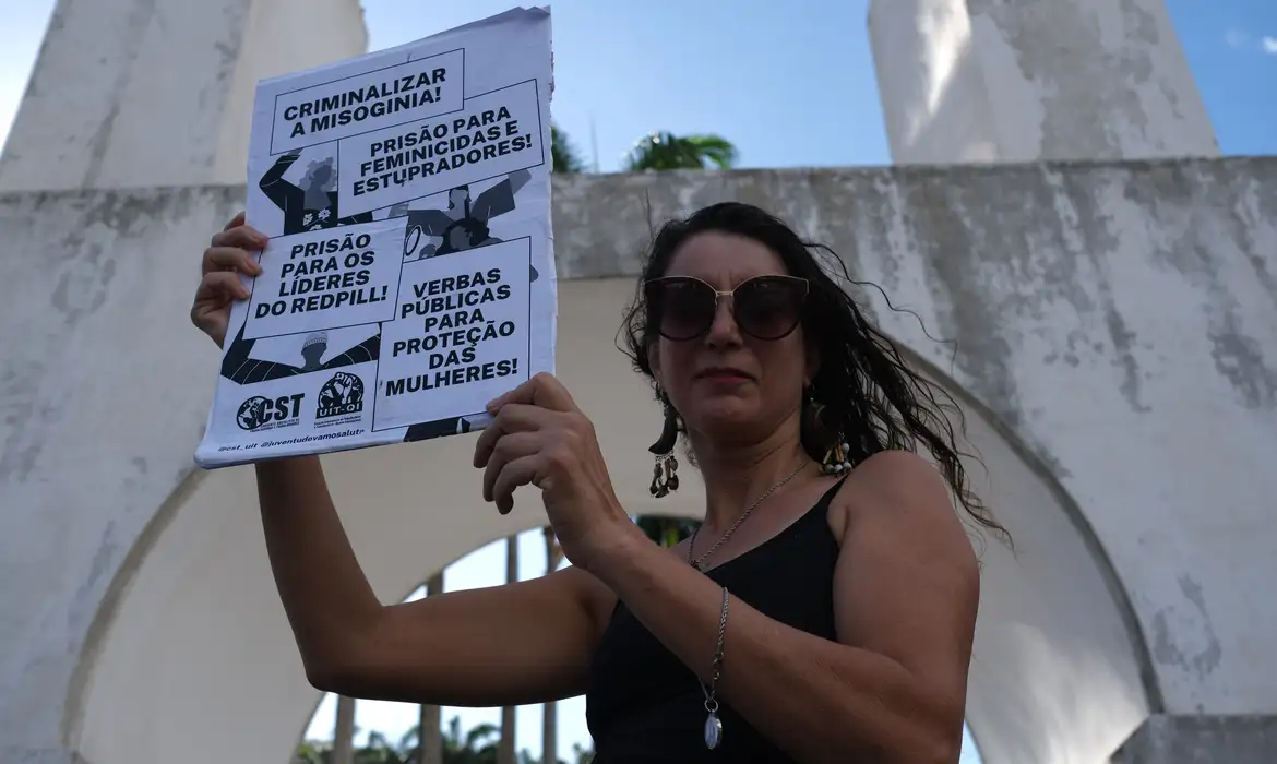 Arcos da Lapa, violência contra mulheres, LGBTQIA+, CasaNem, direitos humanos, Rio de Janeiro