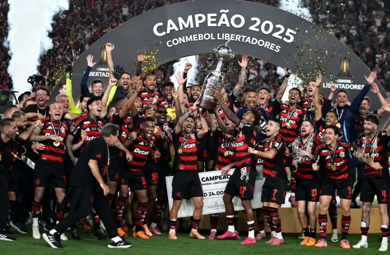 Flamengo vence Palmeiras e se torna o primeiro tetra brasileiro da Libertadores