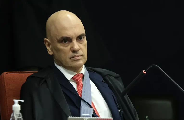 Moraes autoriza cirurgia de Bolsonaro e nega prisão domiciliar