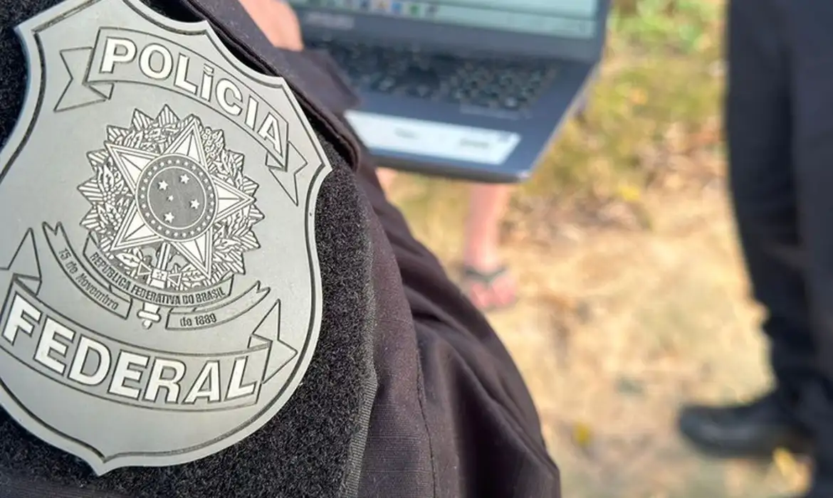 Polícia Federal, PF, Operação Poditor, Operação Valquíria, fotos íntimas, abuso sexual, pornografia, apologia ao nazismo, universidades, crimes digitais