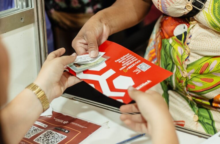 Recadastramento da Moeda Mumbuca começa com visitas de porta em porta em Maricá
