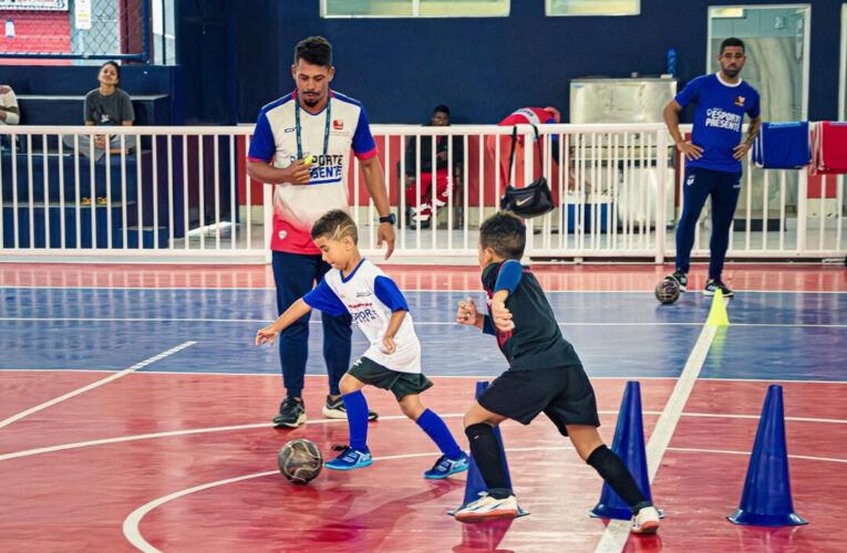 Prefeitura de Maricá oferece aulas gratuitas de futsal para crianças