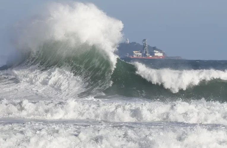 Marinha emite alerta de ressaca no Rio no réveillon