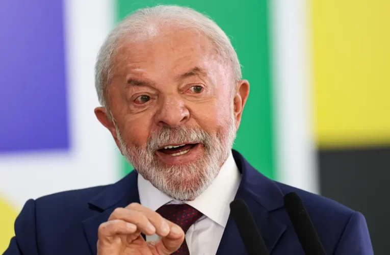 Brasil anuncia isenção de visto para chineses em reciprocidade à China