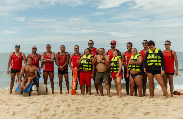 Prefeitura de Maricá lança projeto Mar de Todos e promove banho de mar para pessoas com deficiência