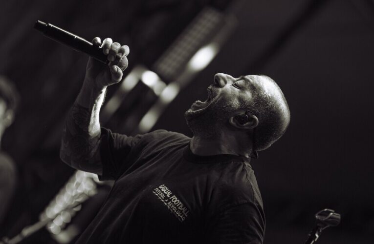 Maricá: CPM 22 reúne grande público em show na Orla do Parque Nanci