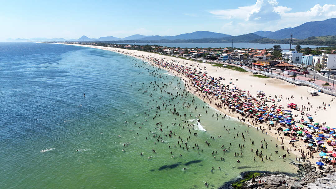 Carnaval 2026, Saúde Maricá, hidratação no calor, prevenção de ISTs, altas temperaturas, preservativos, atenção primária