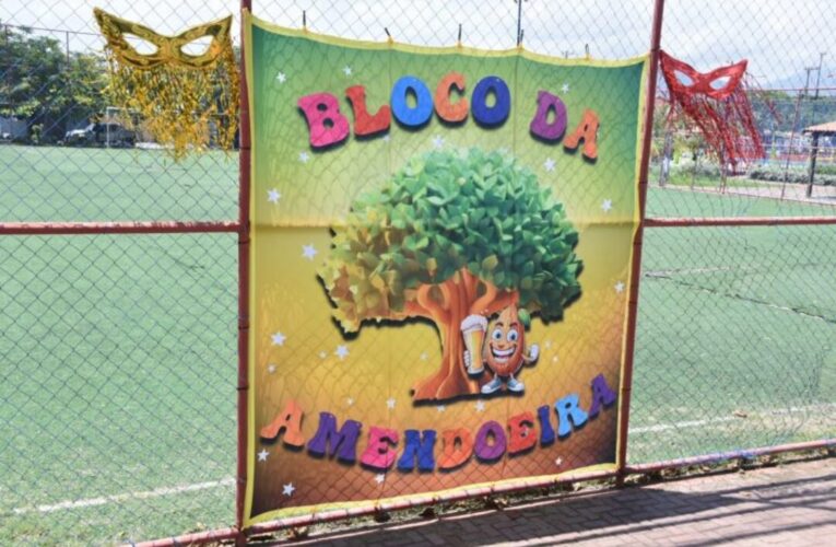 Bloco das Amendoeiras reúne famílias na Barra no Carnaval Maricá 2026