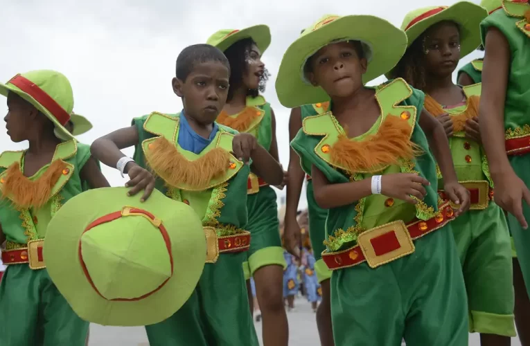 Escolas de samba mirins desfilam nesta sexta na Sapucaí; veja ordem completa