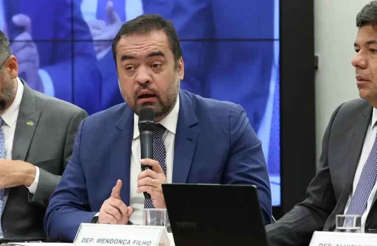 TSE retoma julgamento que pode cassar Cláudio Castro