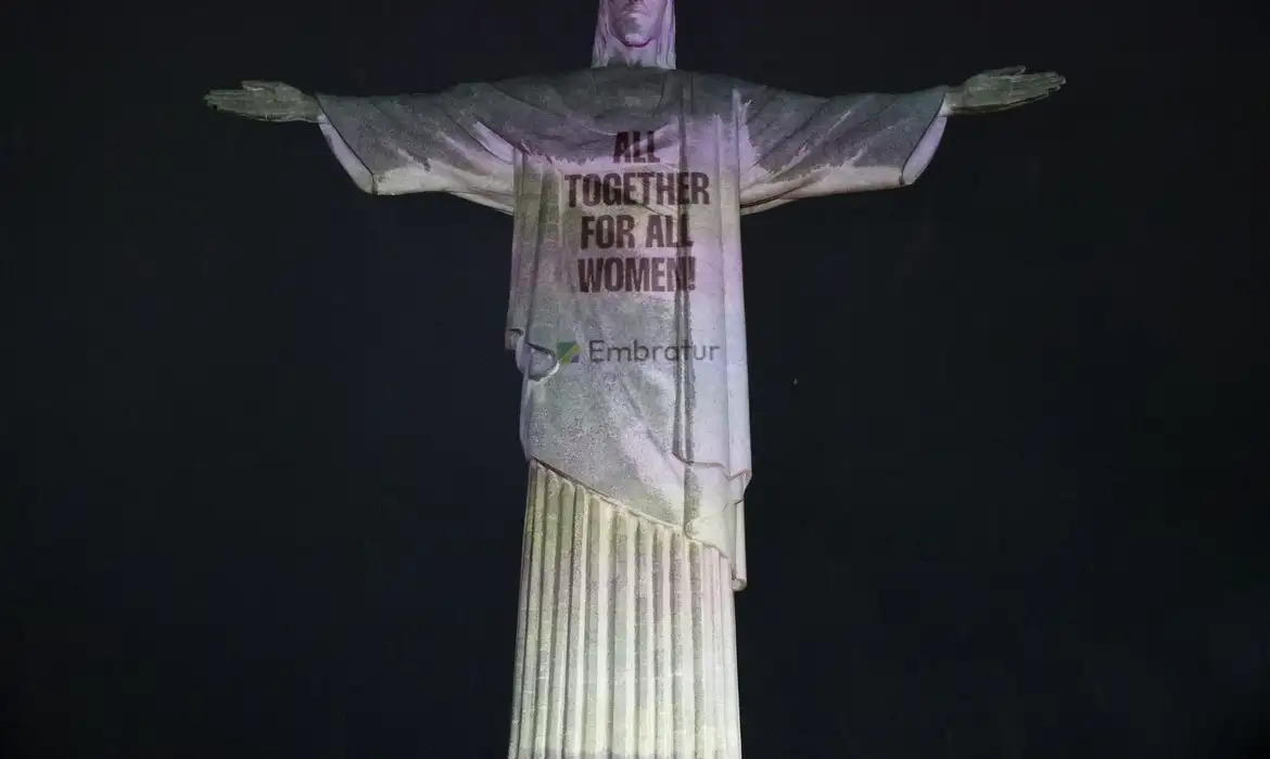Feminicídio Nunca Mais, Cristo Redentor, TV Brasil, EBC, Embratur, NO MORE Foundation, Janja Lula da Silva, Anielle Franco, futebol feminino, Copa do Mundo Feminina 2027
