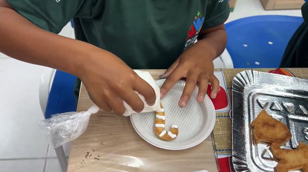 Maricá, educação Maricá, CIEC, aulas de culinária, Bairro da Amizade, Secretaria de Educação de Maricá, atividades educativas, ensino prático, alunos, comunidade