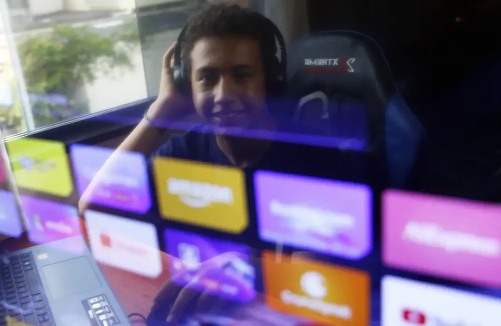 serviços digitais, verificação de idade, crianças na internet, ECA Digital, tecnologia, segurança digital, redes sociais, CGI.br, NIC.br, proteção infantil