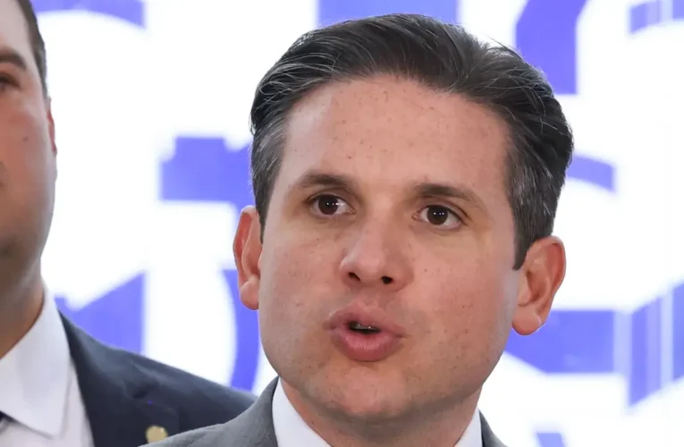 Hugo Motta cria comissão especial para analisar fim da escala 6×1