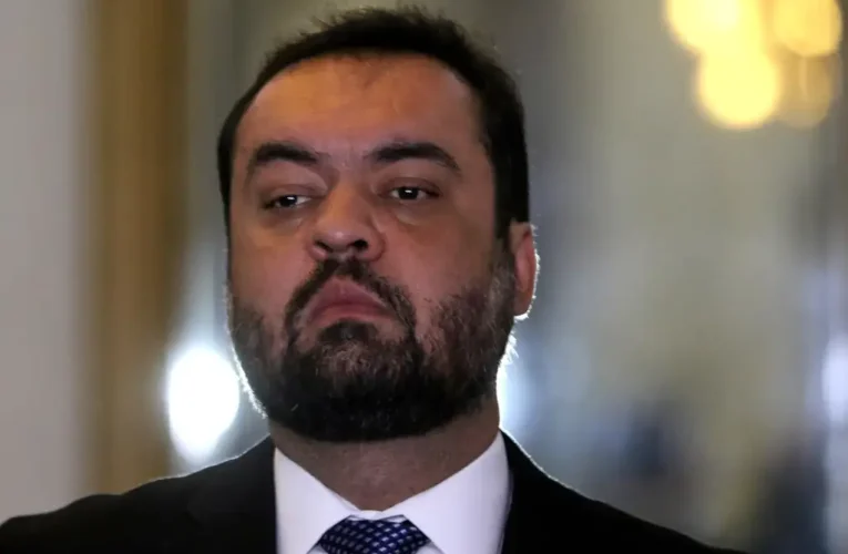 Crise política no RJ expõe falta de projeto e fragilidade institucional