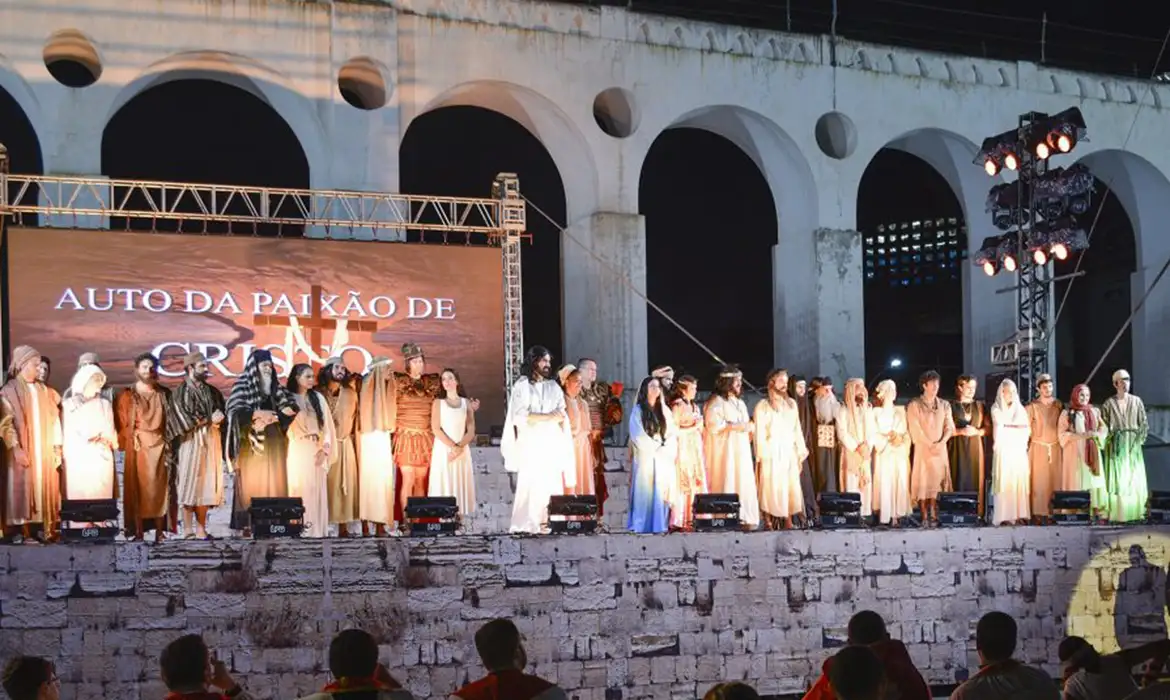 Paixão de Cristo, Arcos da Lapa, Rio de Janeiro, Sexta-feira Santa, teatro, cultura, evento gratuito, religião