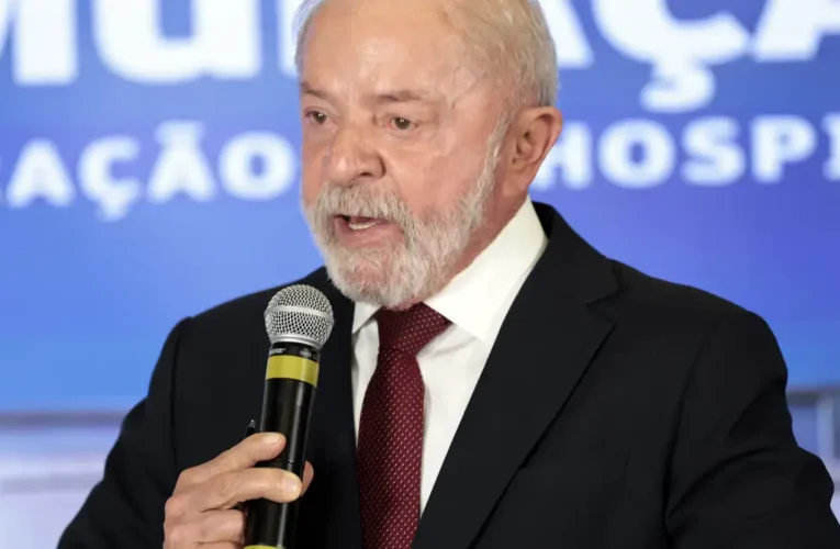 Lula quer incluir inadimplentes do FIES em pacote