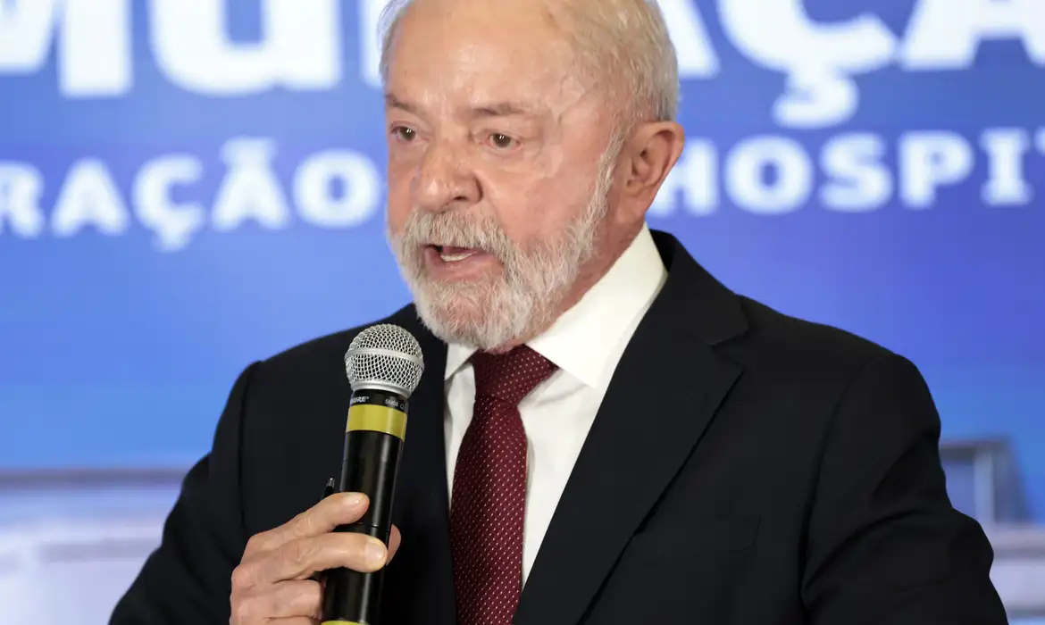 Lula, FIES, endividamento, estudantes, educação