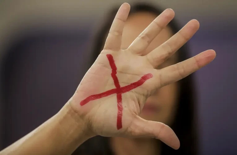 Audiência de jovem esfaqueada 15 vezes será dia 15 de abril no RJ