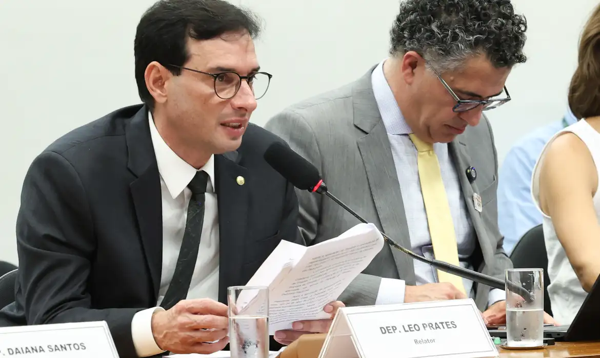 escala 6x1, jornada de trabalho, PEC 221, Léo Prates, Câmara dos Deputados, CLT, trabalho, jornada de 40 horas, pejotização