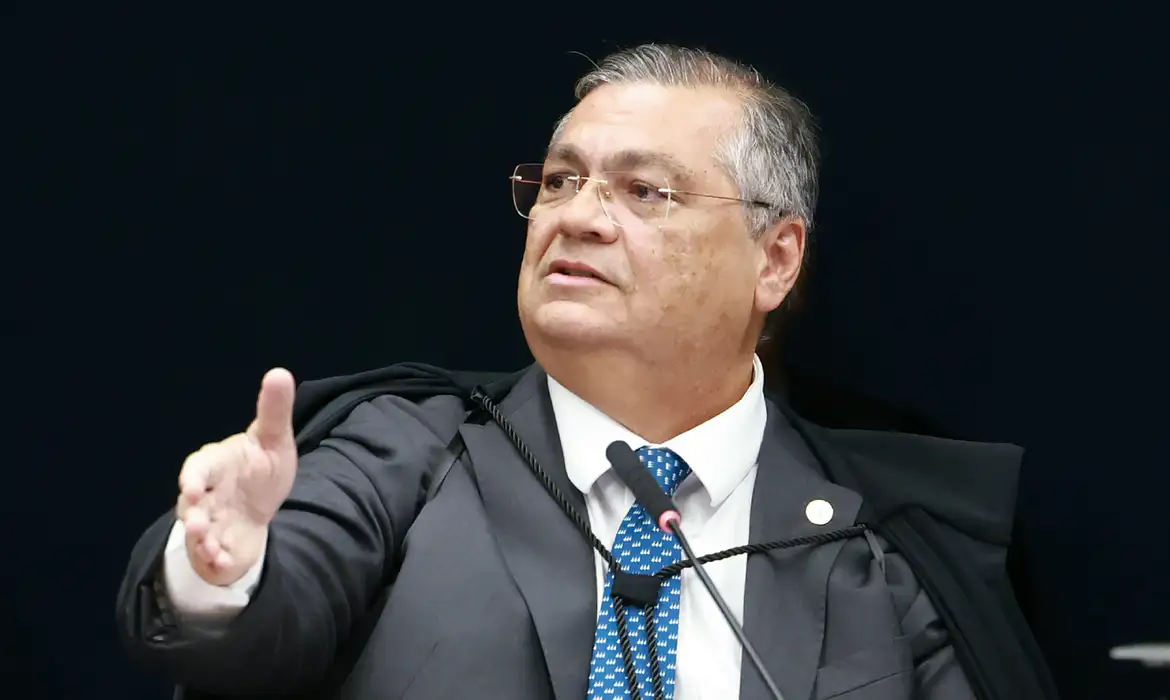 Deolane Bezerra, Flávio Dino, STF, PCC, Operação Vérnix, lavagem de dinheiro, MC Kevin, prisão Deolane