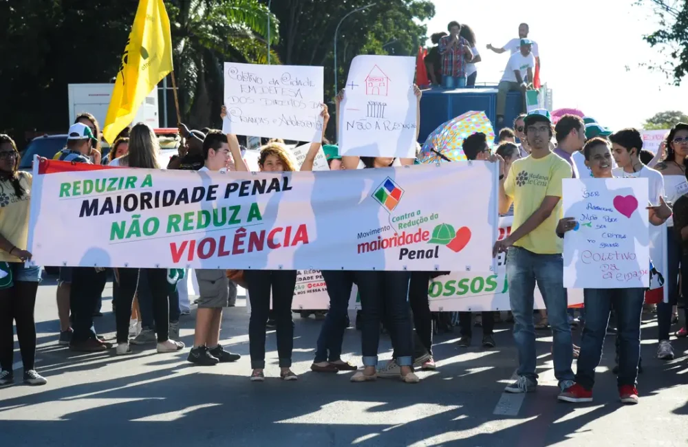 maioridade penal, CCJ, Câmara dos Deputados, PEC 32/2015, Coronel Assis, OAB, ECA, adolescentes, política, Congresso Nacional