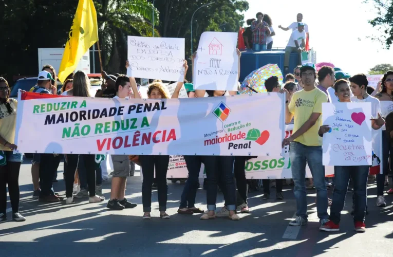 CCJ retoma debate sobre redução da maioridade penal para 16 anos
