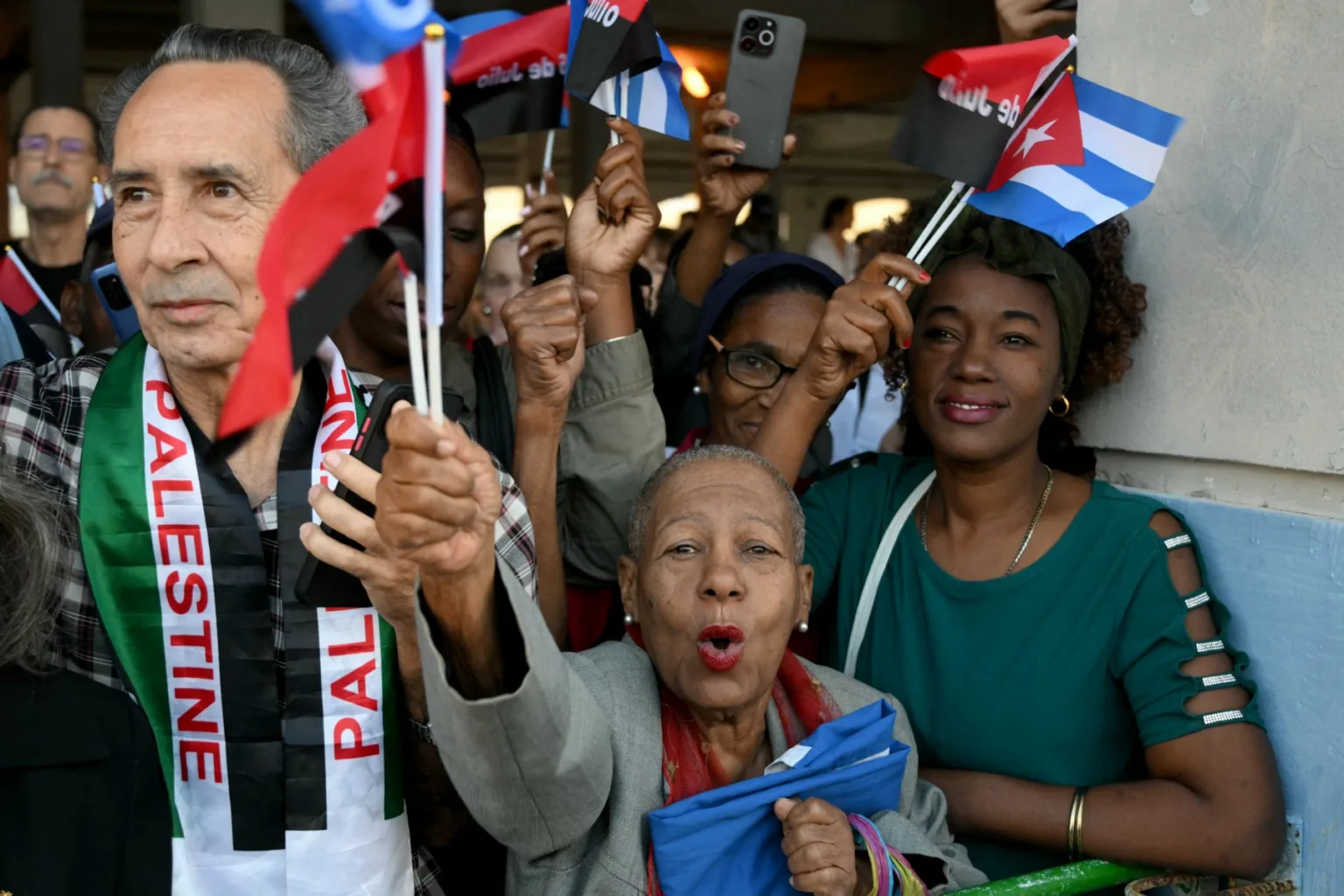 Cuba, Estados Unidos, Raúl Castro, Donald Trump, Caribe, sanções econômicas, política internacional, Joana Salém
